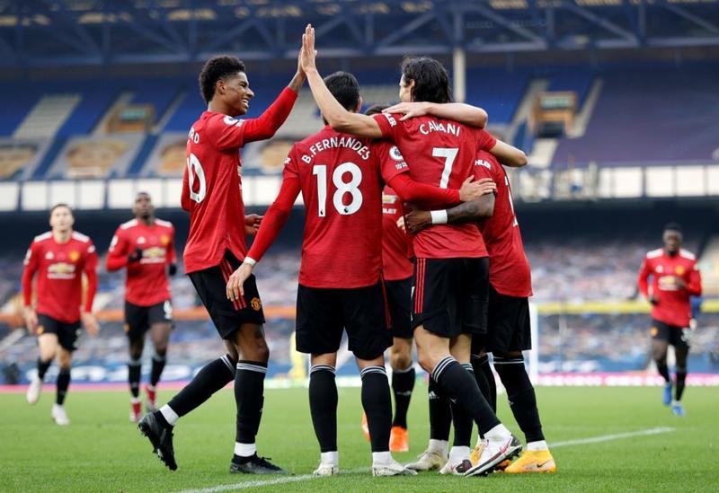 Edinson Cavani beklagt die Karriere von Marcus Rashford, einem Absolventen der Manchester United Academy Edinson Cavani beklagt die Karriere von Marcus Rashford, einem Absolventen der Manchester United Academy